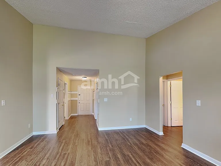 9892 Cedarstone Ln — Photo 5