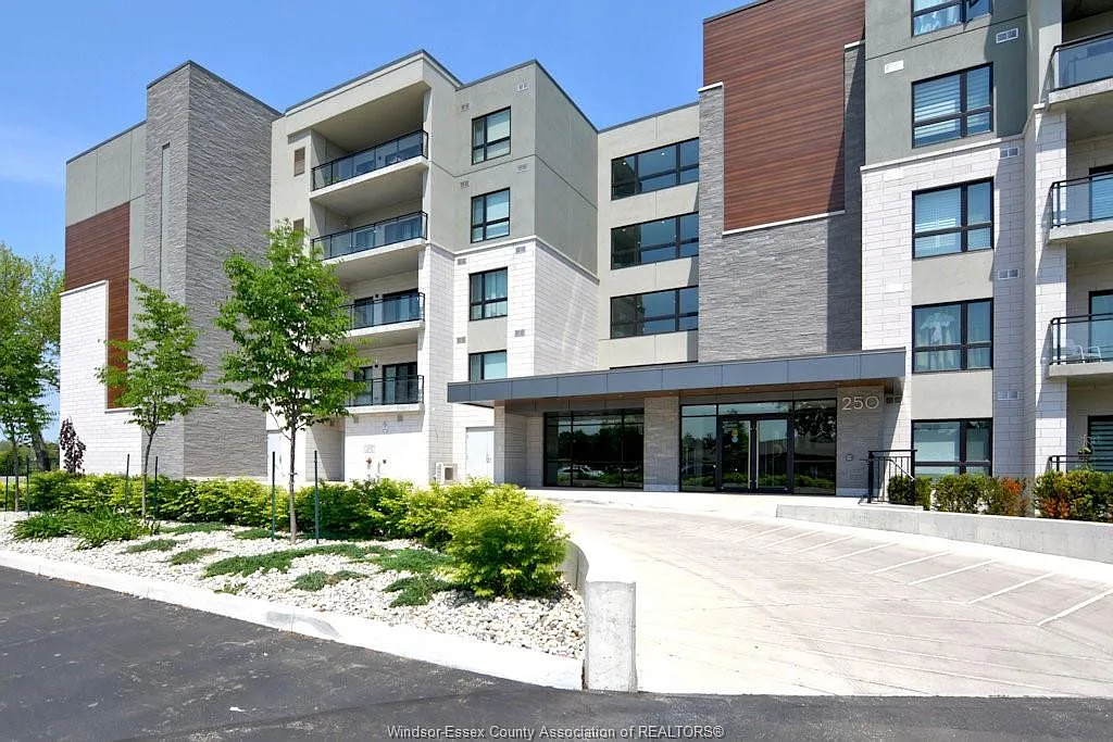 2 bed, 2.0 bath, 1050 sqft, $2,795 — Photo 2