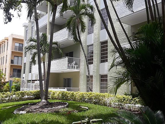 2nd image of 1955 NE 135th St APT 411