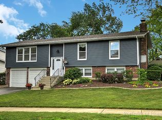 1441 Bolson Dr, Downers Grove, IL 60516
