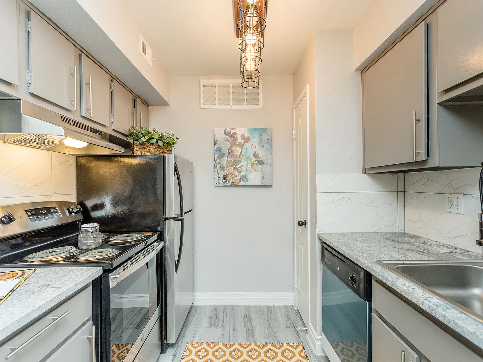 La Estancia Apartments — Photo 2