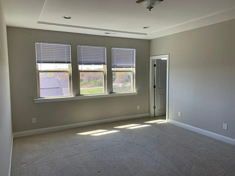 2631 Statesville Ave — Photo 16