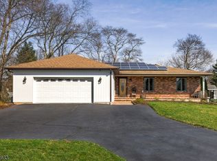 590 Perlee Ave, Raritan, NJ 08869