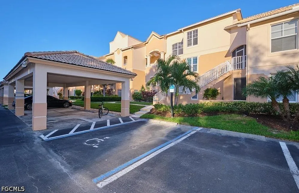 2 bed, 2.0 bath, 1348 sqft, $2,000 — Photo 1