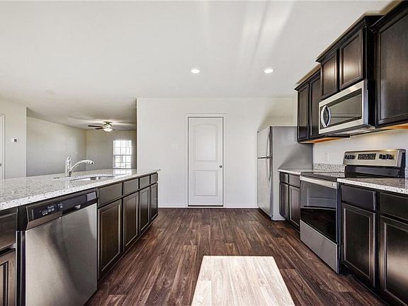 4th image of 221 Sunnymeade Ln
