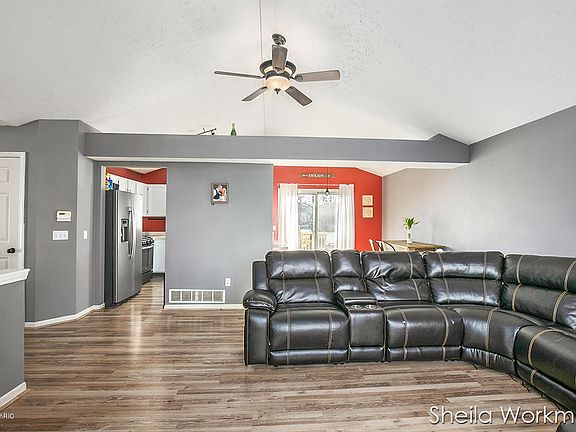 5th image of 928 Bryanwood Ct
