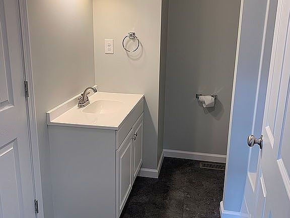 5th image of 302 N College St
