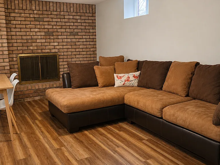 16 Aspinwall Rd — Photo 3