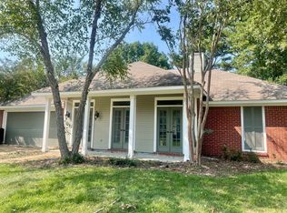 208 Chestnut Dr, Brandon, MS 39047