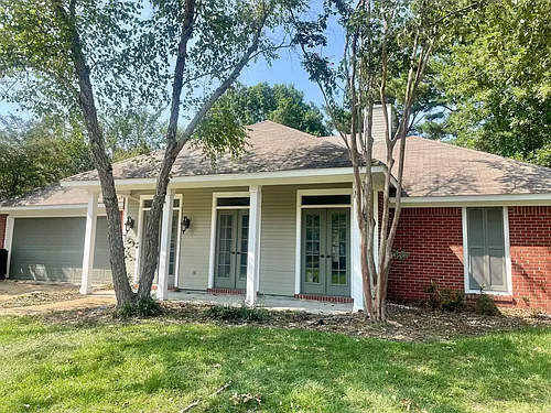 208 Chestnut Dr Photo 1