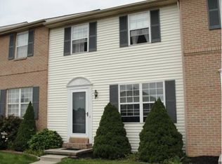 257 Greenland Dr, Lancaster, PA