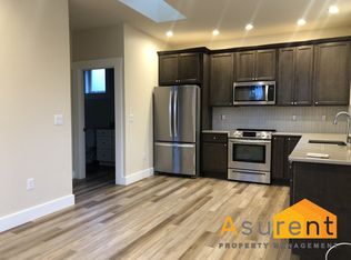 247 7th St, Ashland, OR 97520