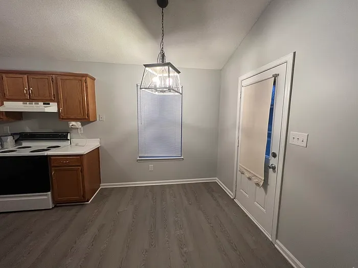 7011 Village Ln — Photo 2