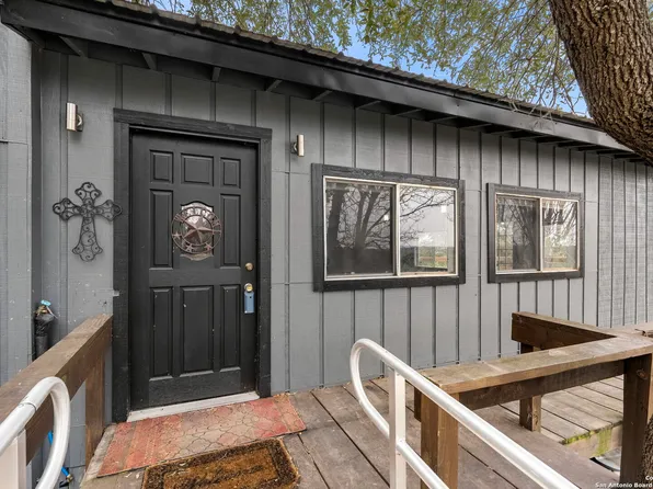 1413 Alamo Beach, Pipe Creek, TX 78063