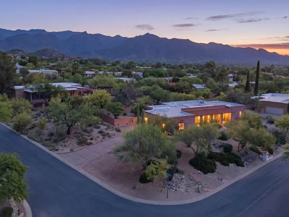 8131 E Ridgebrook Dr, Tucson, AZ 85750