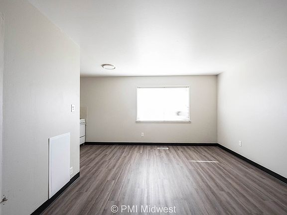 5th image of 2215 E 56th St APT 5
