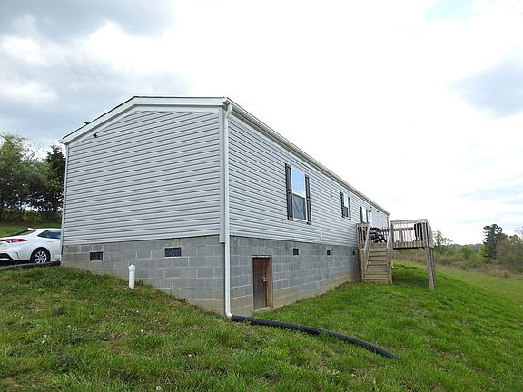 3rd image of 3636 Pine Run Rd