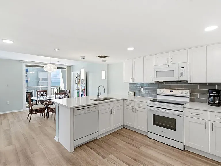 17408 Gulf Blvd #403 — Photo 3