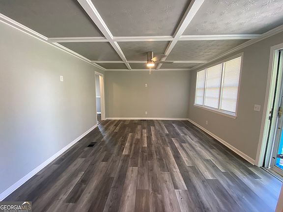2nd image of 914 Ozora Rd