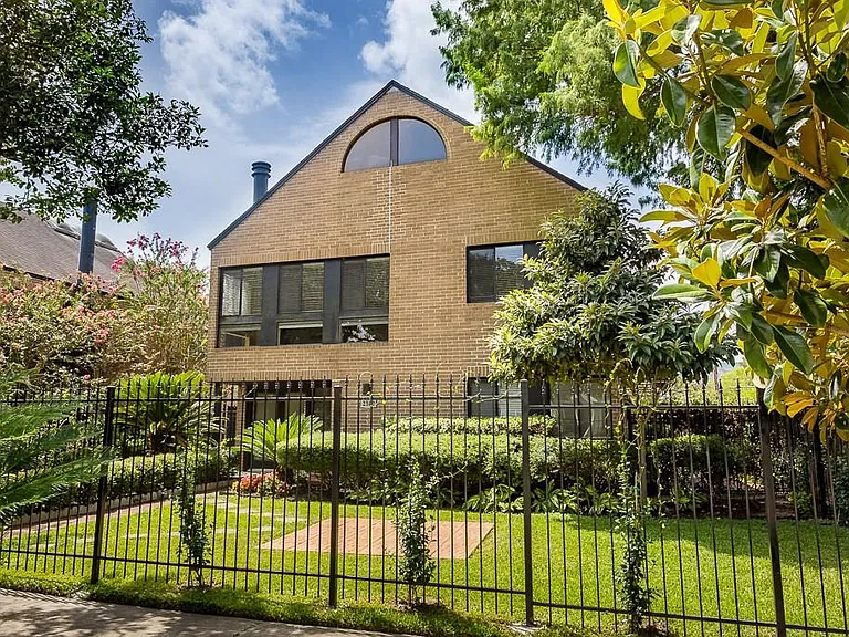 2349 Albans Rd #2 — Photo 2