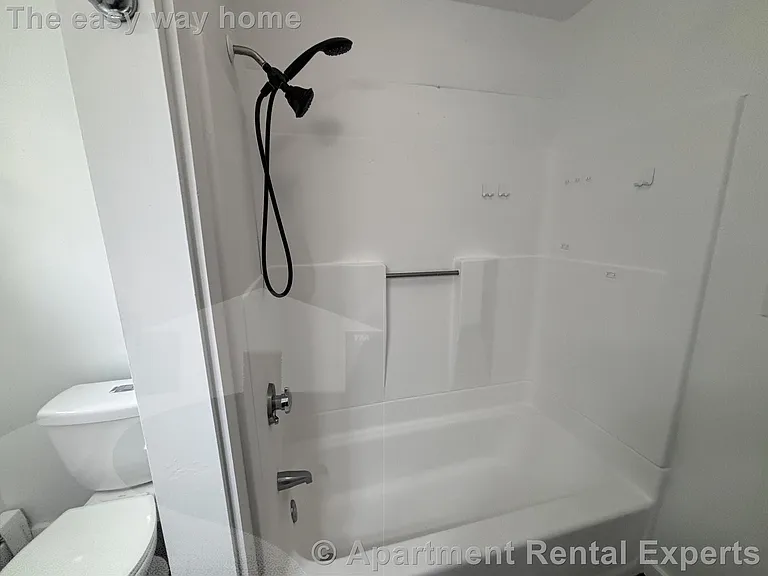 509 Medford St — Photo 15