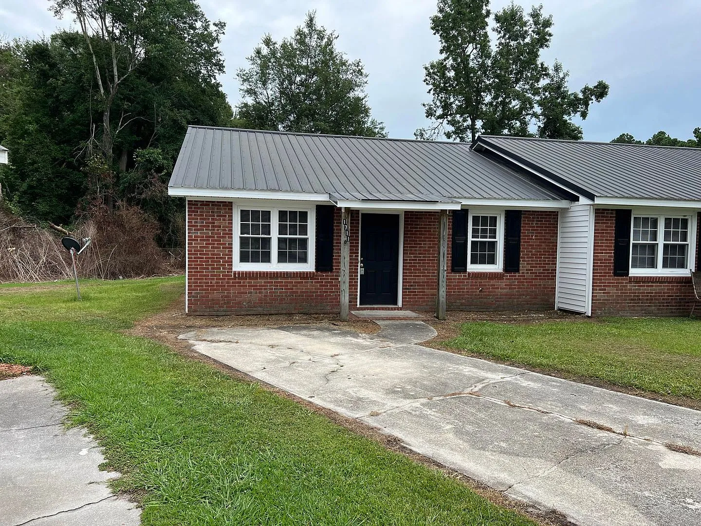 Convenient 2BR Duplex Minutes from Camp Lejeune — Photo 1