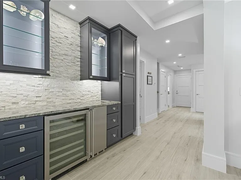 360 Carlton Pl #11 — Photo 15