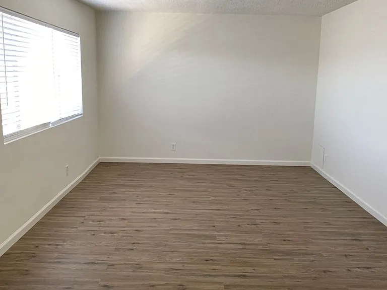 8377 Northgate Ave — Photo 13