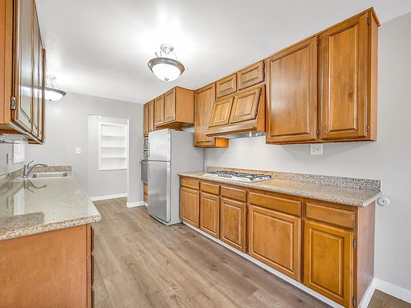 3rd image of 2525 Erie Dr