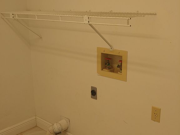 3rd image of 519 Wynnwood Dr #1