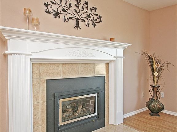 4th image of 402 21st Avenue Ct