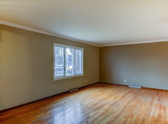 3rd image of 2207 Highland Dr