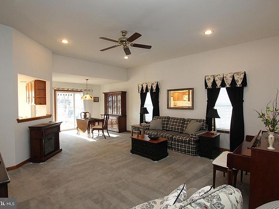 4th image of 135 Meadow Dr