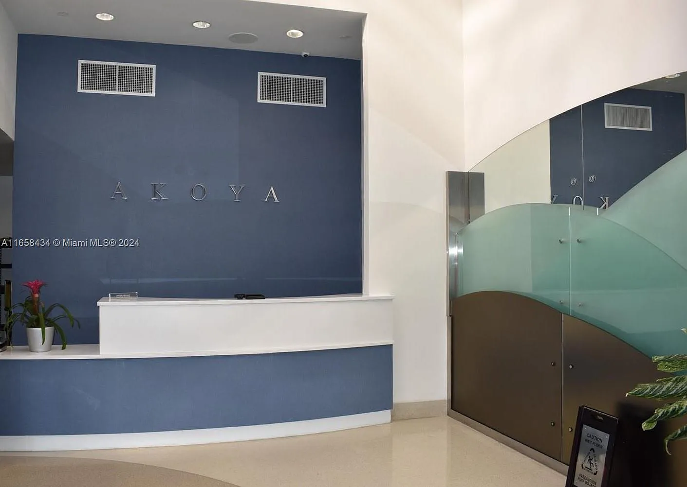 Akoya Condo — Photo 1