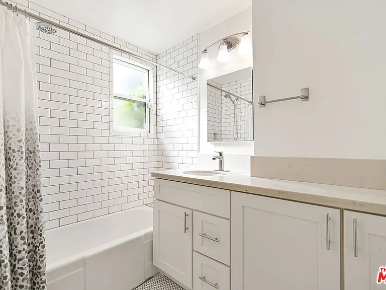 5211 Allott Ave — Photo 15