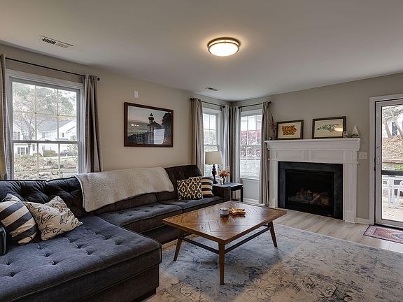 5th image of 18 Lake Village Dr