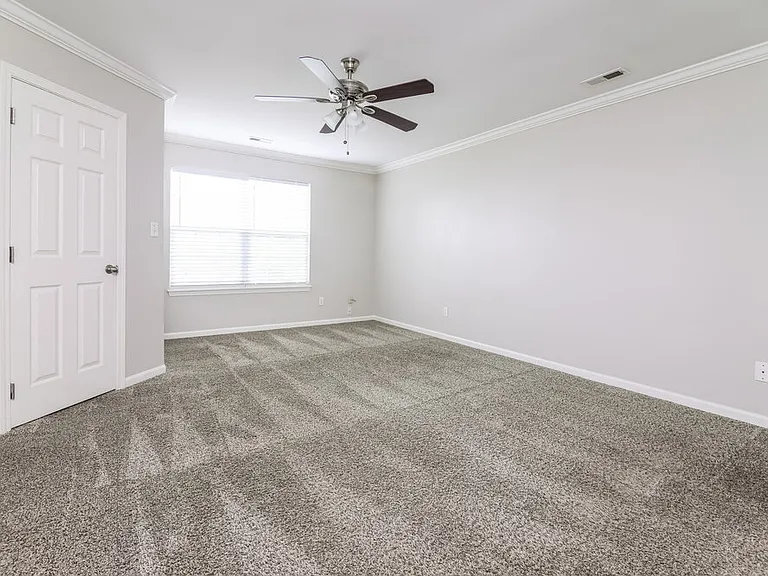 1513 Clover Ridge Ct — Photo 9