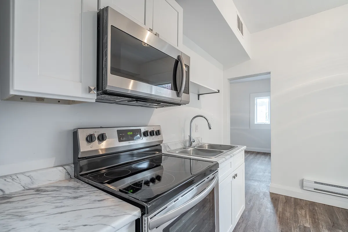 Building Photo - 524 King St E #3