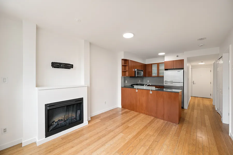 822 Seymour St photo 1