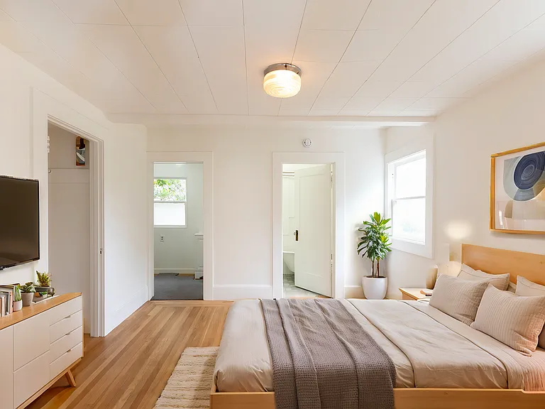373 Moraga Ave — Photo 7