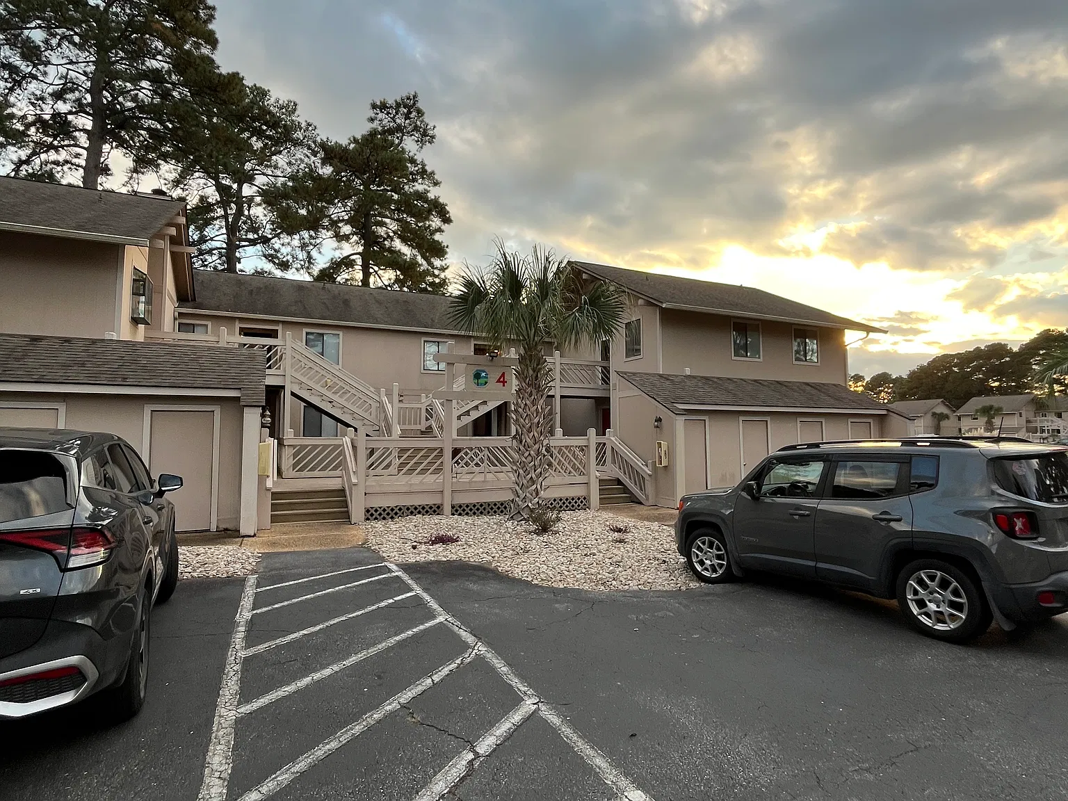 2 bed, 878 sqft, $1,595 — Photo 1