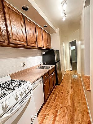 5th image of 329 E 88th St APT 4E