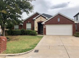 5220 Meadowland Ln, Fort Worth, TX 76123