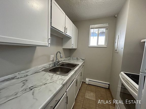 4th image of 1802 E Lasalle St #3