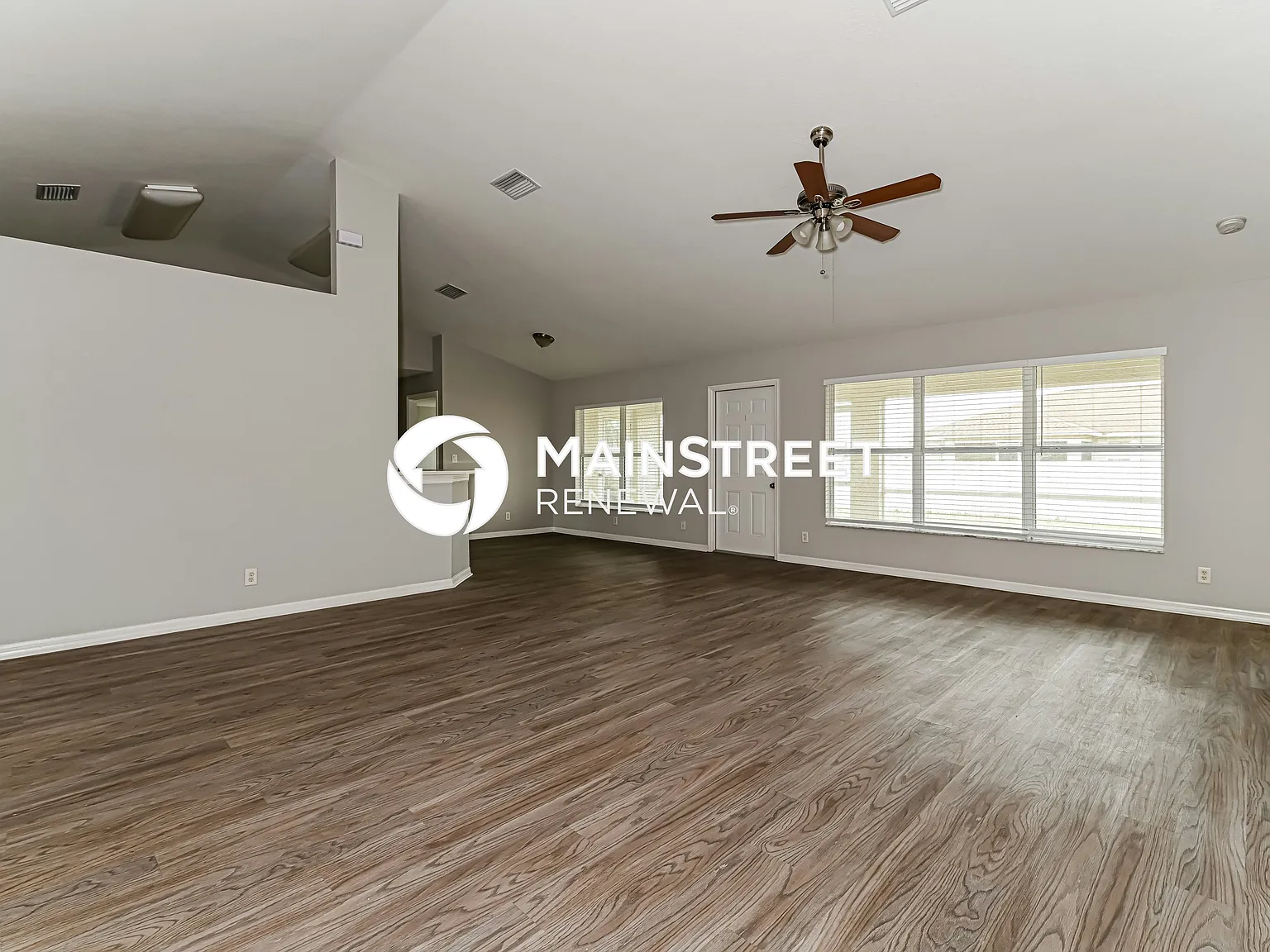 3909 NE 9th Pl — Photo 3