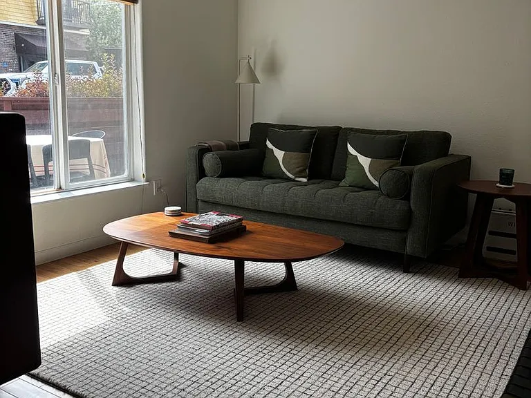 139 NW Broadway St — Photo 18