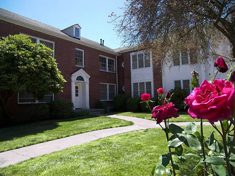 203-223 NE 22nd Ave #A-D — Photo 4