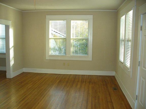 Living room right