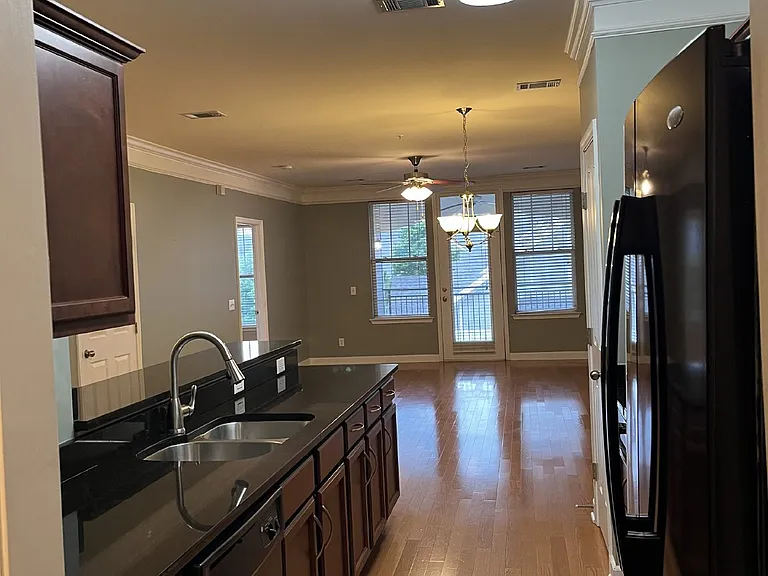 2310 Elliott Ave #419 — Photo 7