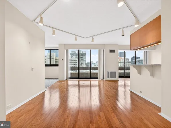 1326 Spruce St APT 2603, Philadelphia, PA 19107